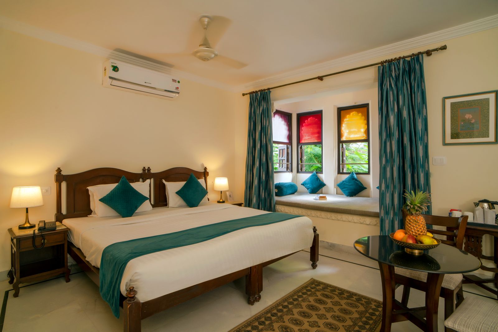 Lakeview Hotel