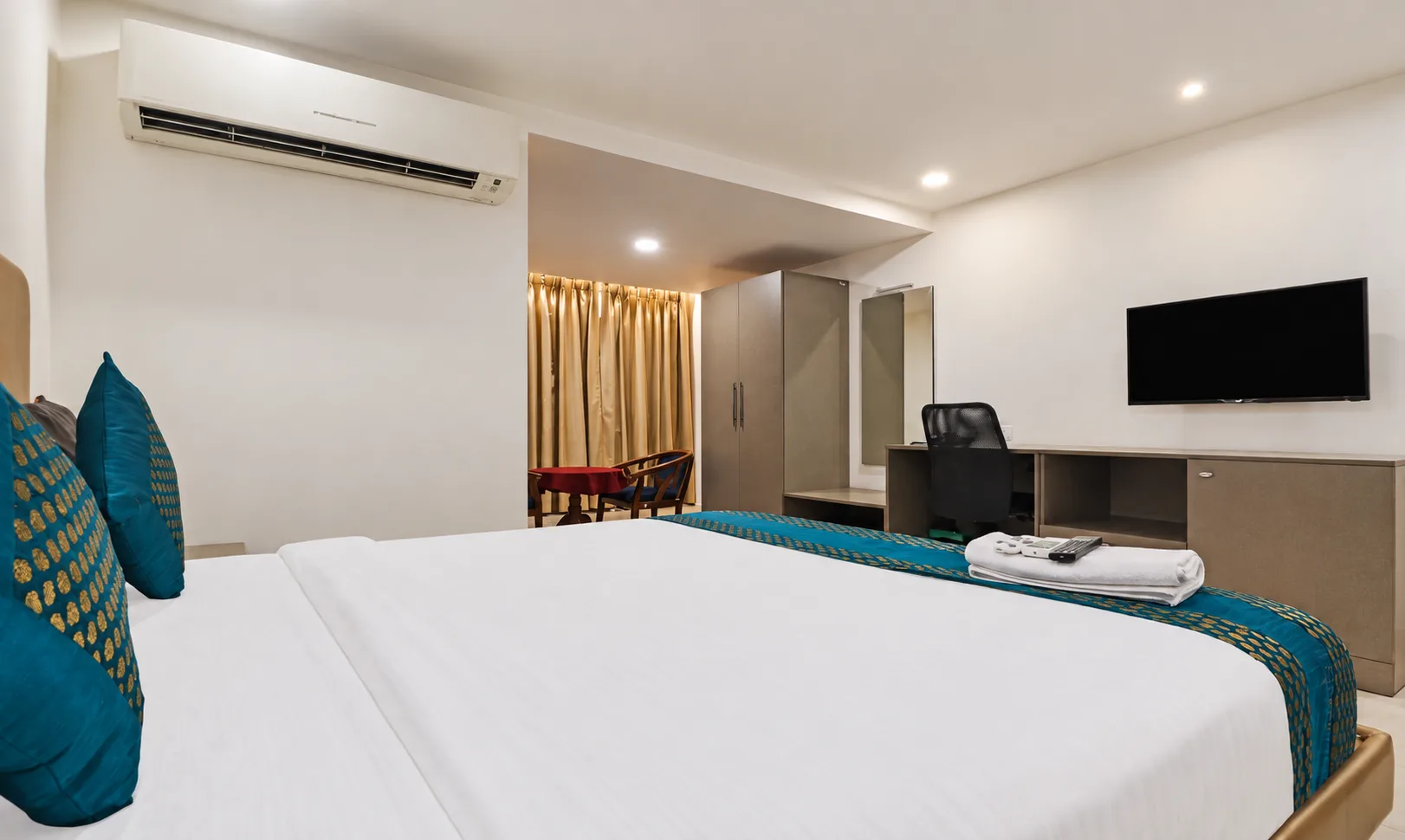 HOTEL SSR GRAND