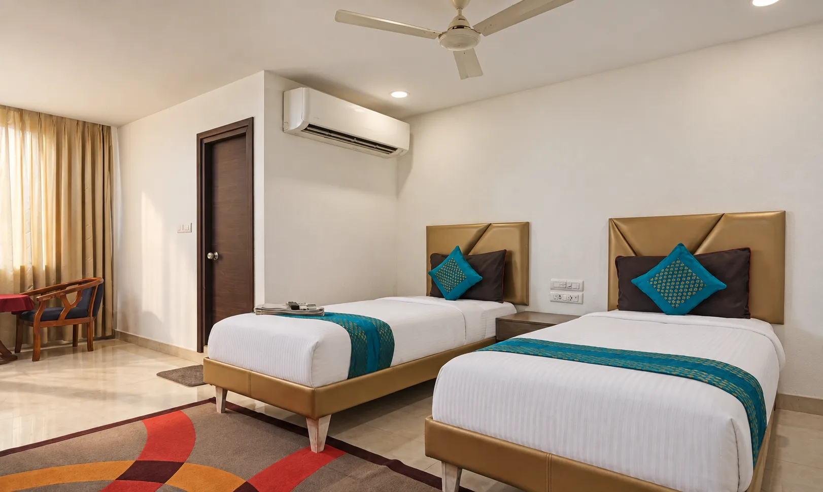 Twin Bed Room